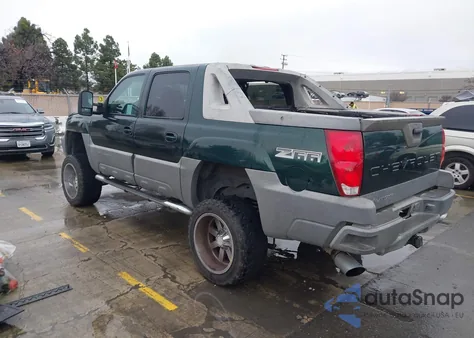 2002 Chevrolet Avalanche 1500 z USA, uszkodzony, nr VIN 3GNEC13T22G322640